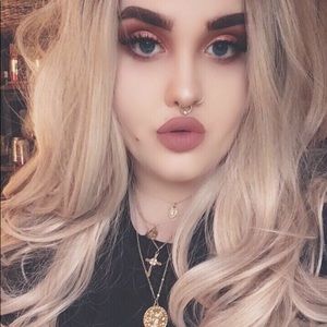 Meet your Posher, Nell